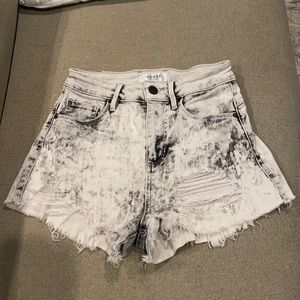 *Like New* Guess High Waisted Shorts